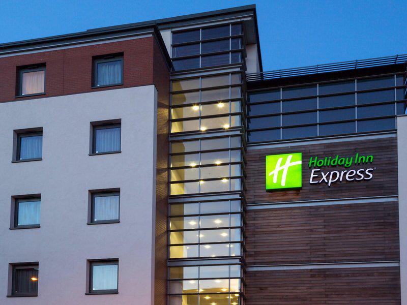 284AD00395291982756E9281D620B028