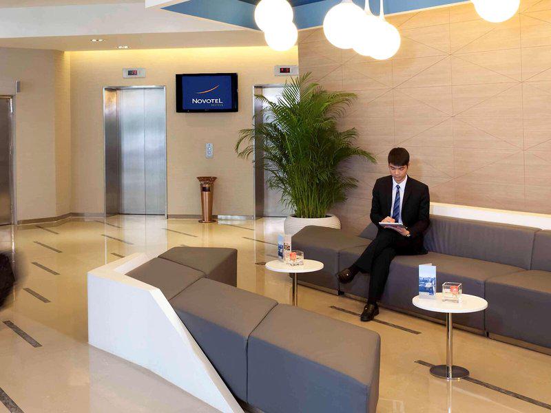 73B5A0D23A0FB64A88983353FEDB558A