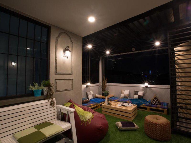 8E1F276DE2CDB90C4484A57B8B99F270