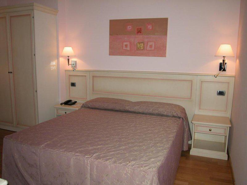 0D33DDF1A8EADBA3D7D8FDC247338633