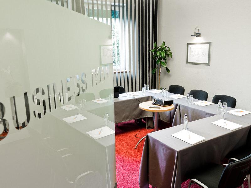 B519AE89E4AE0205353FD27A37B3280F