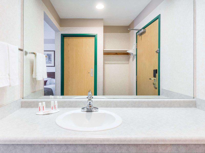 82542DEC212B1C4AB41D9F9CBDE1E3FC