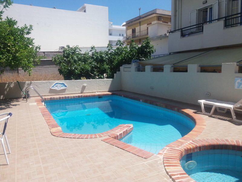 01678E4CC4A4F52F6704BDB2958ED25B