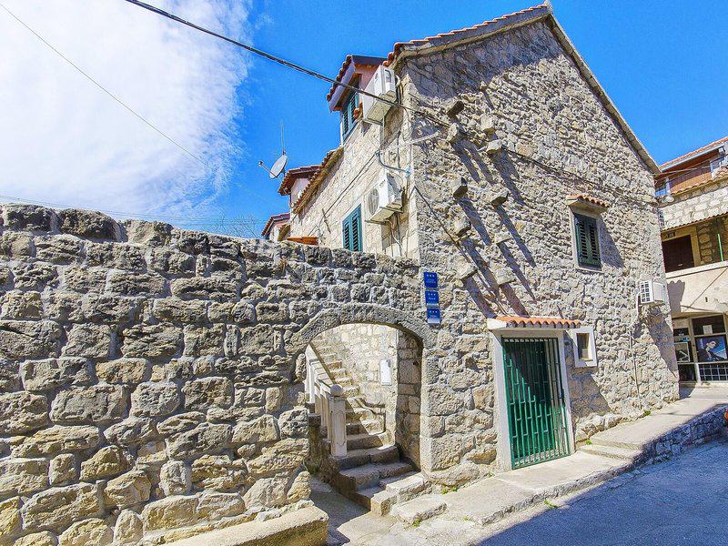 19380B854E067B2C8B7FFDCA46B1F99A