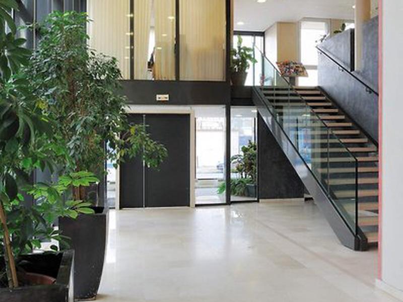 379367AF40D5B313CA2F7A37FF436590