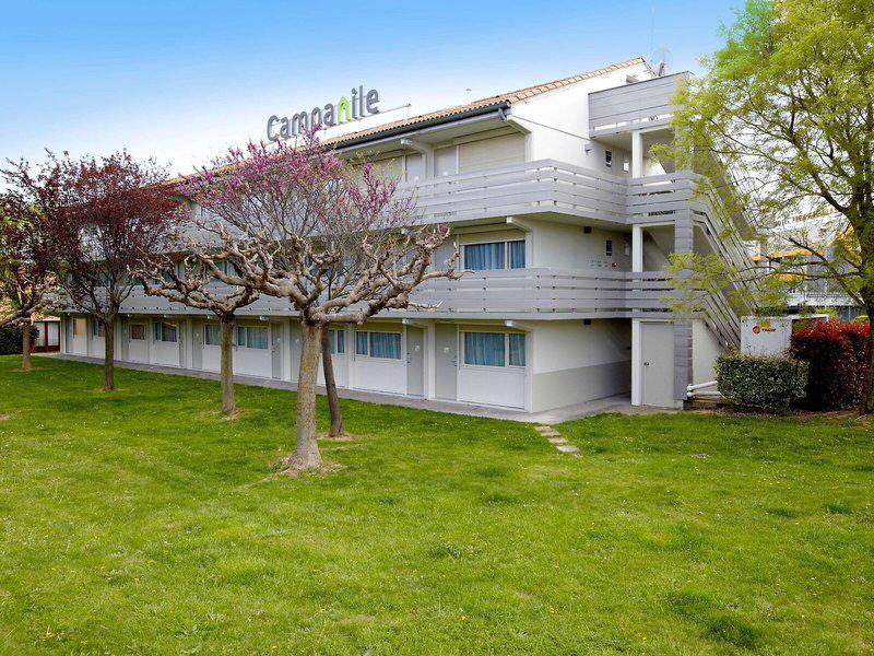 8698BBCDFBAD5AB42BEDA10115F45AEC