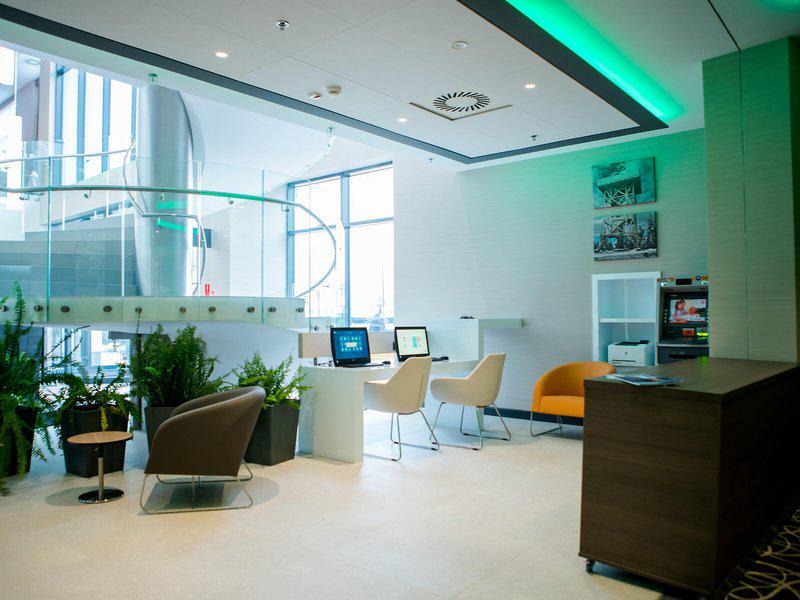 7EF5A2EEB30450CD0F79885FD13DC367