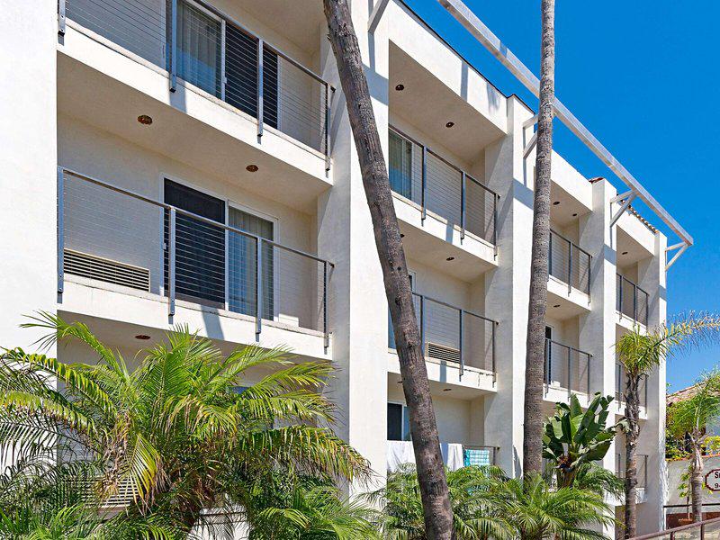 0064EEEE7127B504AE8F0516F8BD7D48