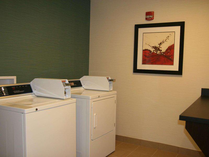 BB6246E33BC6E0555E2DDD478A0691B9