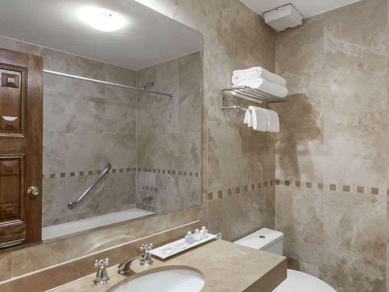 5DA09A73D53CC8CD974D37AA975970B4