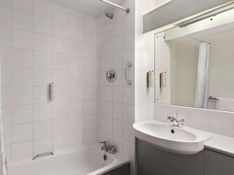 B5BEF4FEB558F42522C7D24336FDB7D1