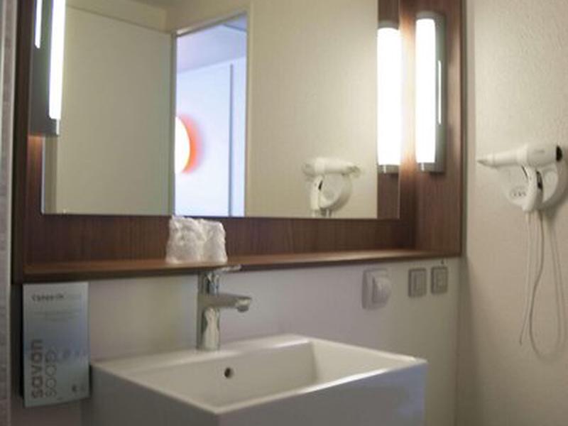 B930F4F8B845929B541A9C9C4007DD22