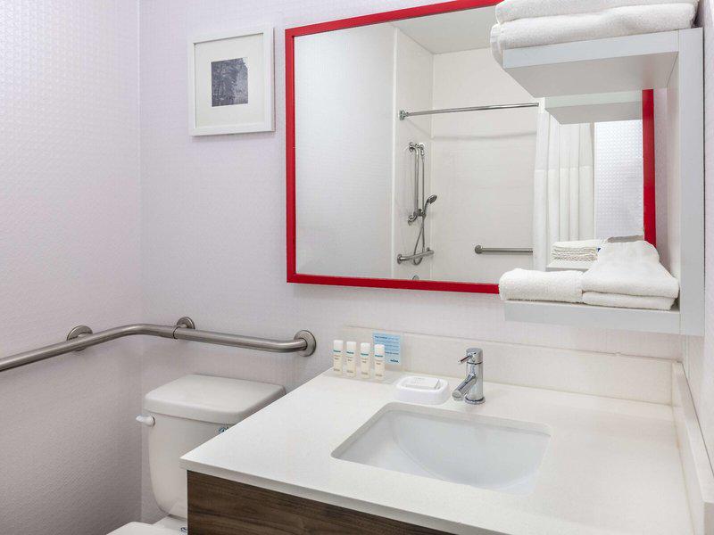 53AFDD498BE92233D01AC912C951A3E8