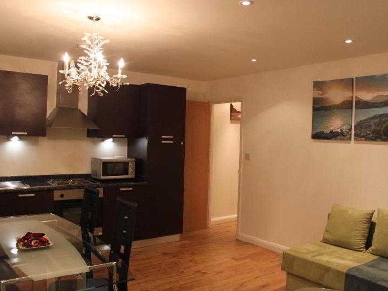 21408E7416285D565A8307C829933454