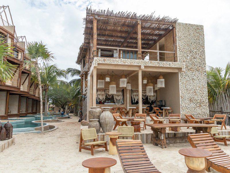 9EE6B5DB93964F2F1BD21934EAA9FBED