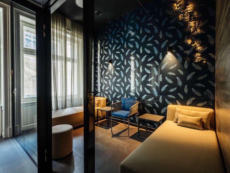 B9E2076F77647F7F6A0EBA4BC14E5991