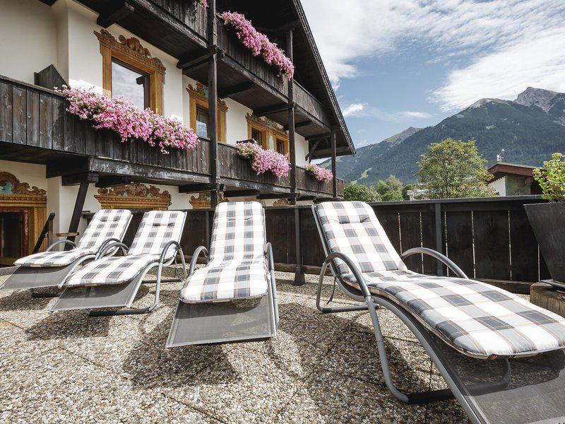 84E2C72ACAA9001AED1EDE5442E75218