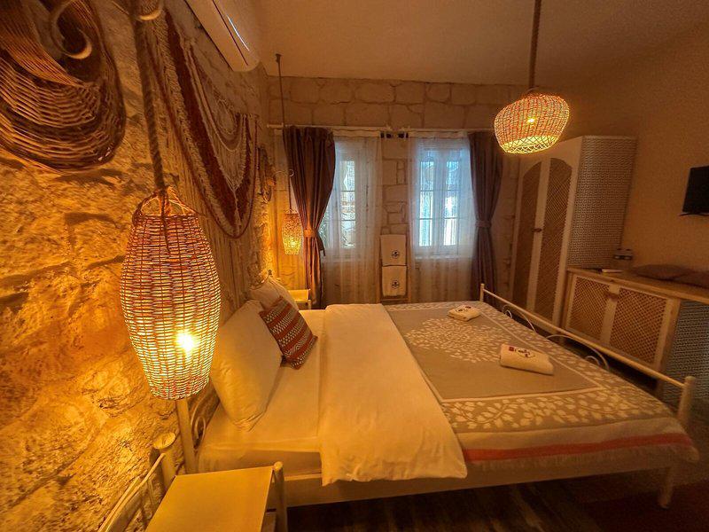 26C1E3E7FF8A911B2DB0E9AEAE1E3D50