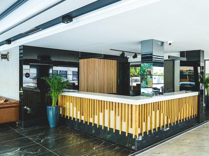 7C0FCF82C1954D8F673C8927A3CE06BA