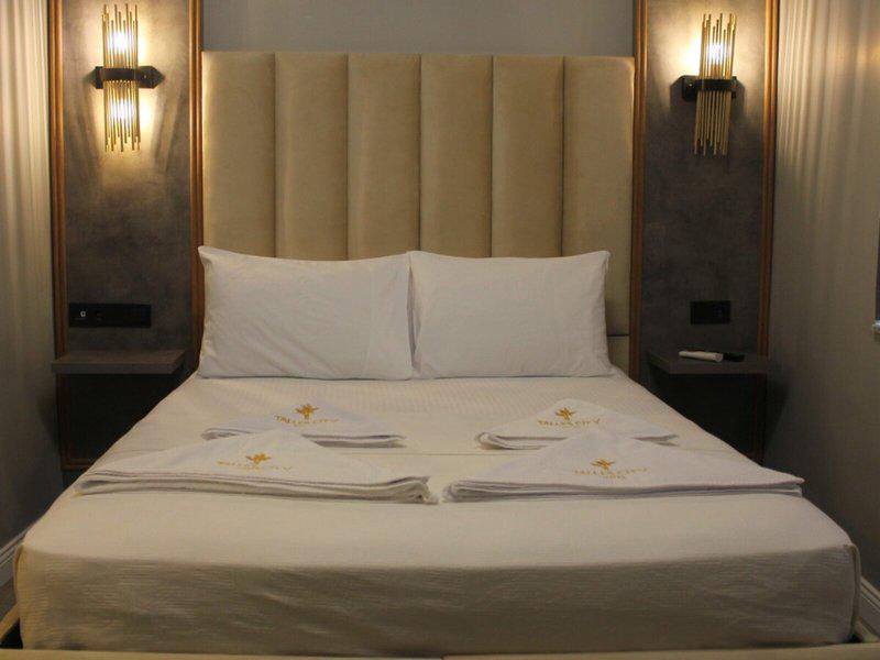 FB517774E923A8954E9D9DCC6704DB15