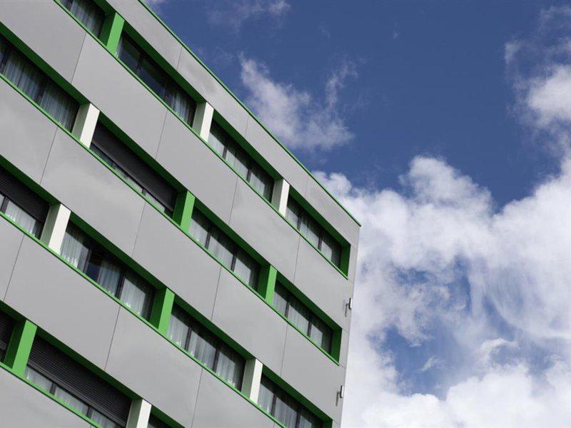 A63903B4E8CF75C1FF47A9C8997E862F