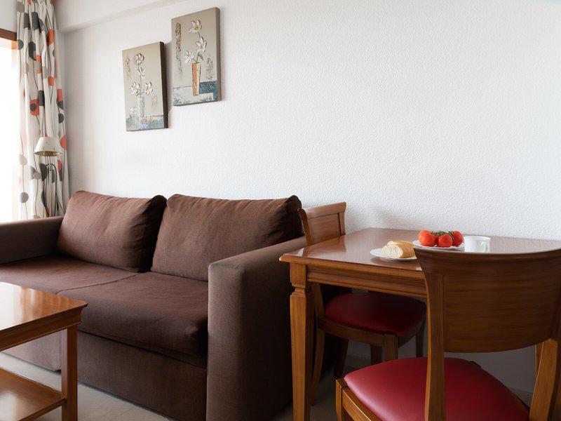 ED0E8EFAF9285E6E43E8AAB01EBAAAB2