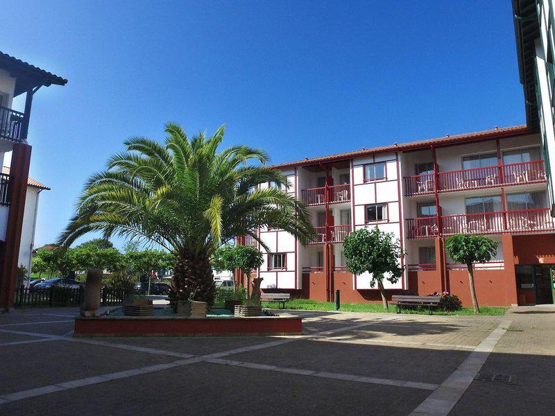 0B3C94B1C25CFEE40555AD56935E2910