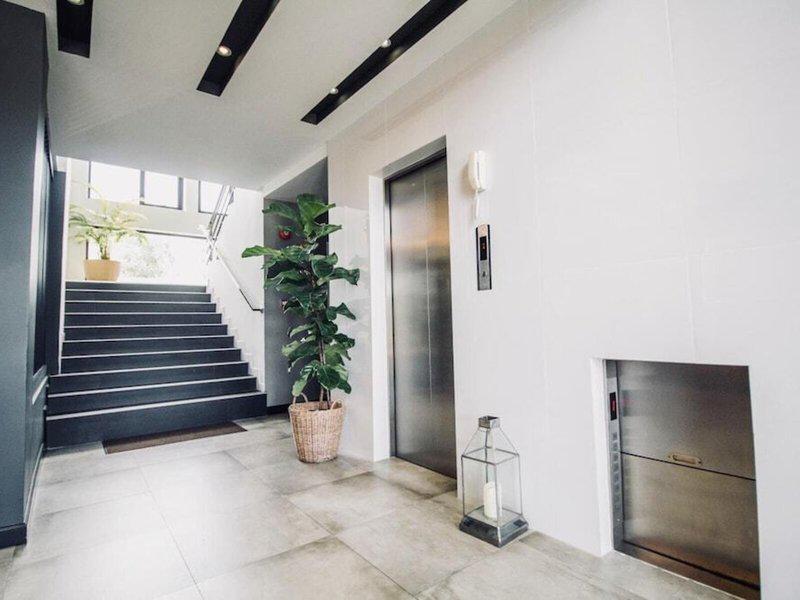 F30A76266B79EED6684BF23A04694417