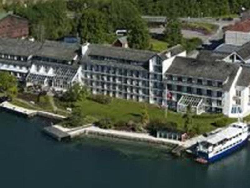 13B80233D02495B480E5ADEC4D845934