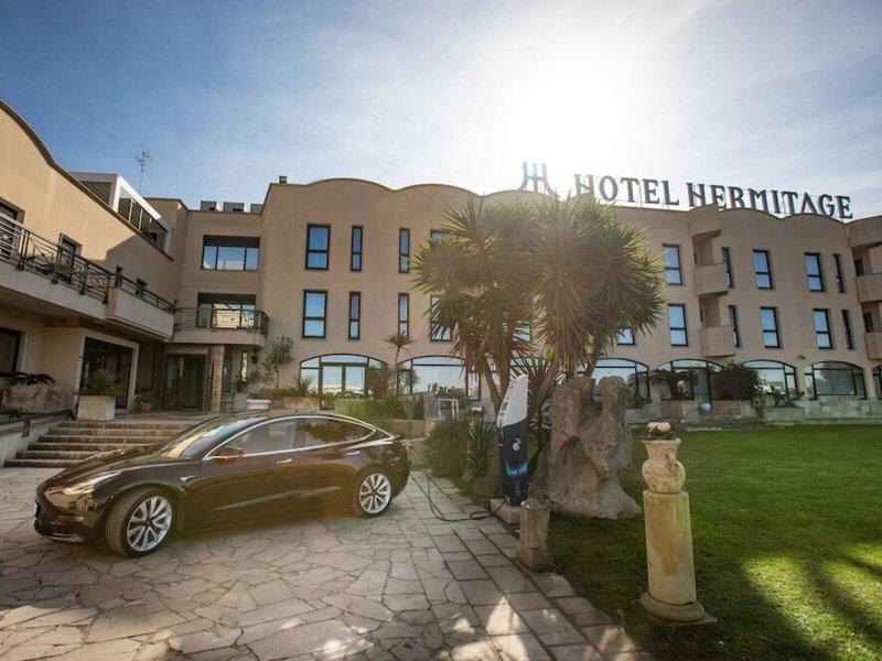 307DB808216E4FFE6C19901F70A5CA52