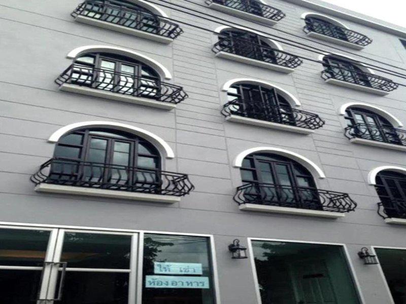 F81100CF8CCBE7EC5AAEFD16B666E2F4