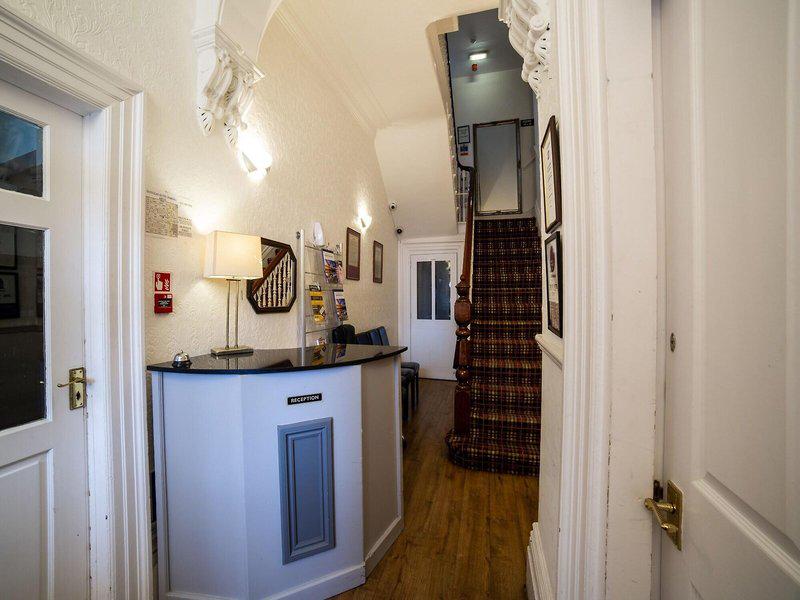 8A988DB1D110CCC37388F7B7F3EF00CC