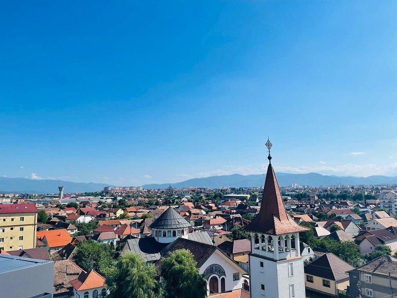 70B78E03778D6F1B9BF2DF77E34A2D12