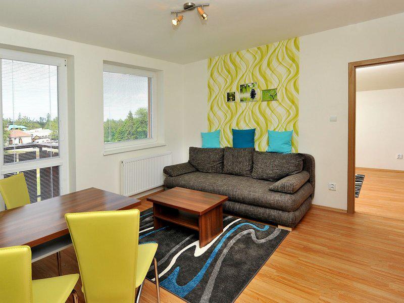 20002E83DD49C65EA8EB3F18B682C8FC