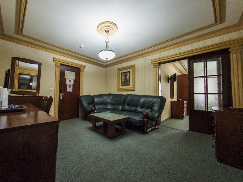 51ED678FAB8A005A581BC331D3C8269F