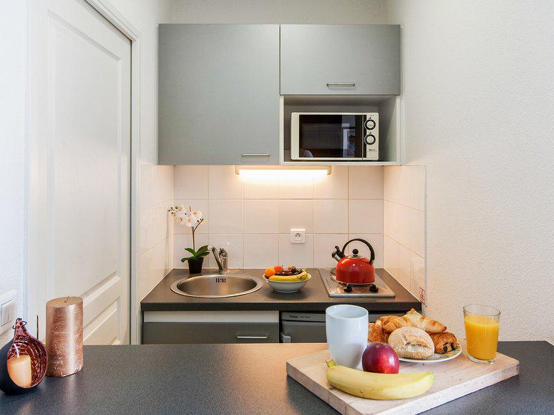 E2BC24D2035A258B01173EC152A81716