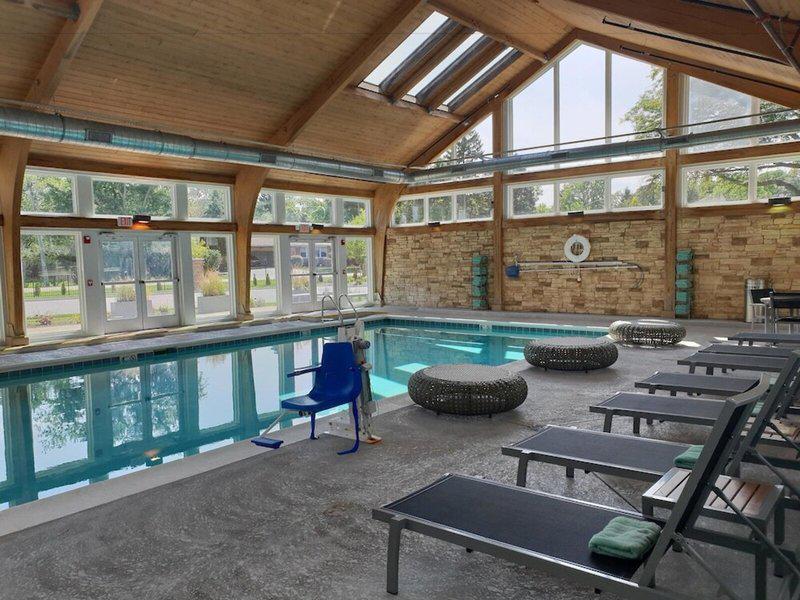 E548F319581C5B3AEEED9F8B1AC80C53