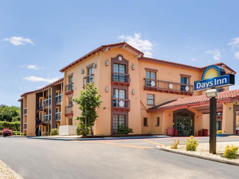 24C30B87B69E4567CE6BC84ECB149BFA