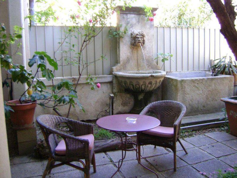 E22B77AF527695E5DA1304A3A1CBE692