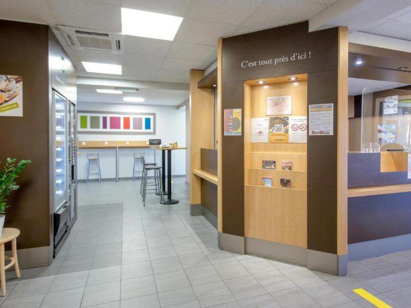 8D4705EF15B2C3F8D002B0DEB8E76304