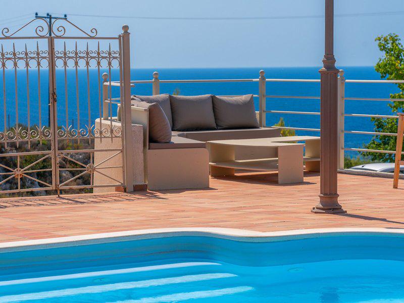 37E0798C7C362200FD5349CC4BC40CF2