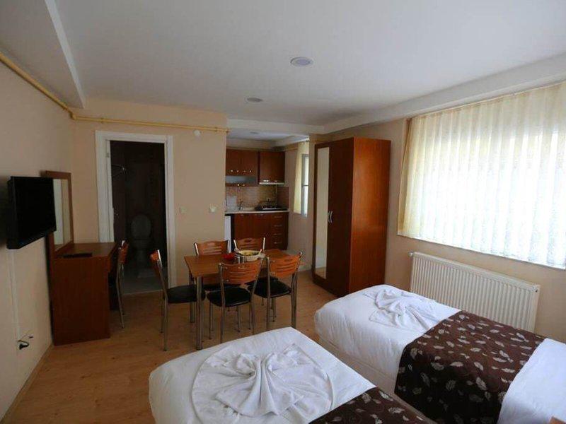 C5A5E8ECD7F3596EF0EBFB6391E83F66