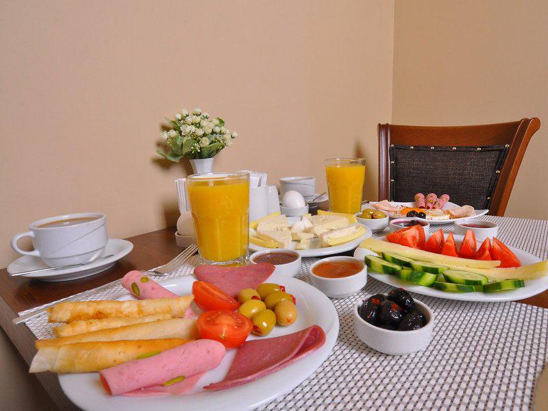 05E166604BF6BF8F45DE9A66121709FA