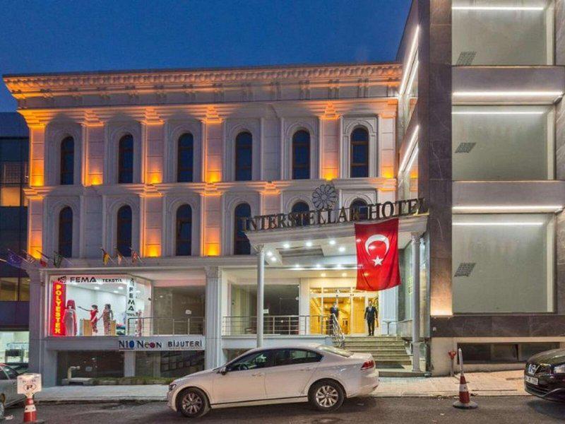 0B100767F9EC38579135A5A9CC767D8B