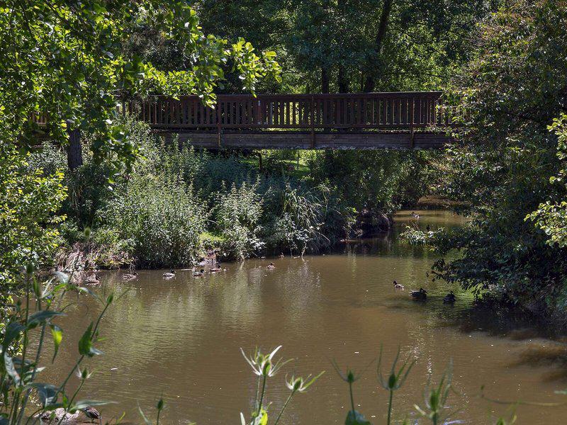 7C761A846F92CD95F9D1BF7FA84C281B