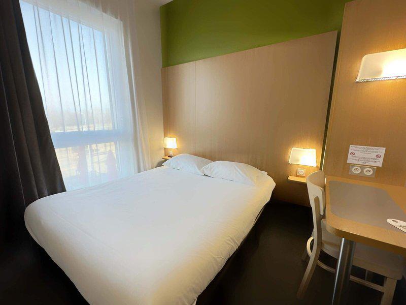 E3093F897F387C9674A8D53D3E126D7E