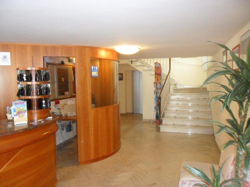 4FA83469F0BAB2804C5F32BAC771B965