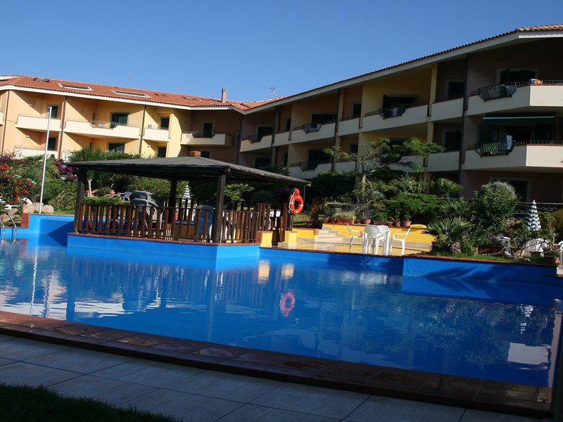 BC92DD4E39556E03D3DEEEB156275FA2