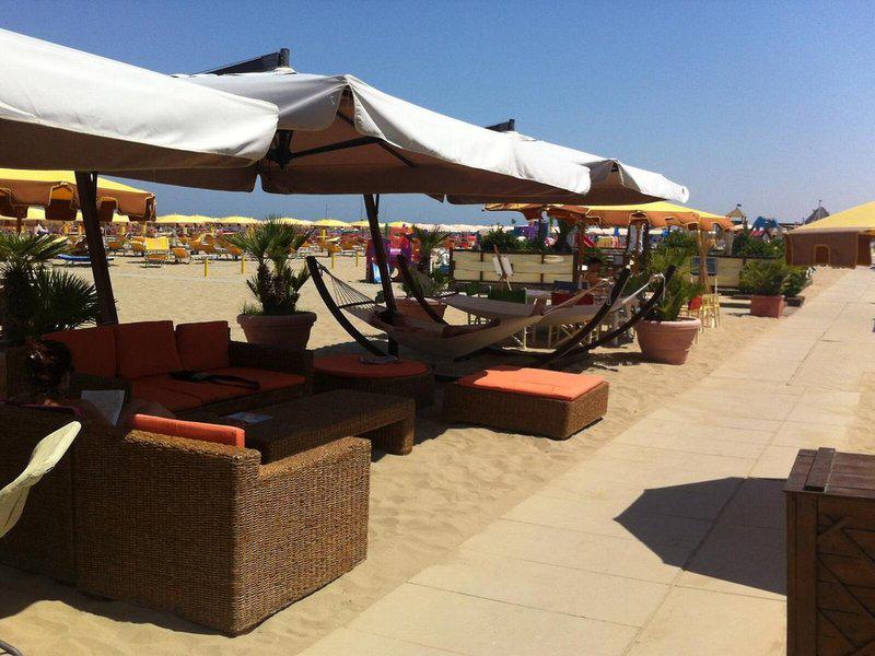 25071B39C3B9E4439D0109D7C9C47B2F