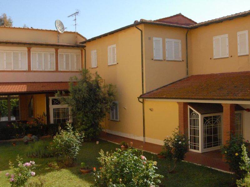 6851D0CFCE2A51F0E7F1323E6D8EDD8E